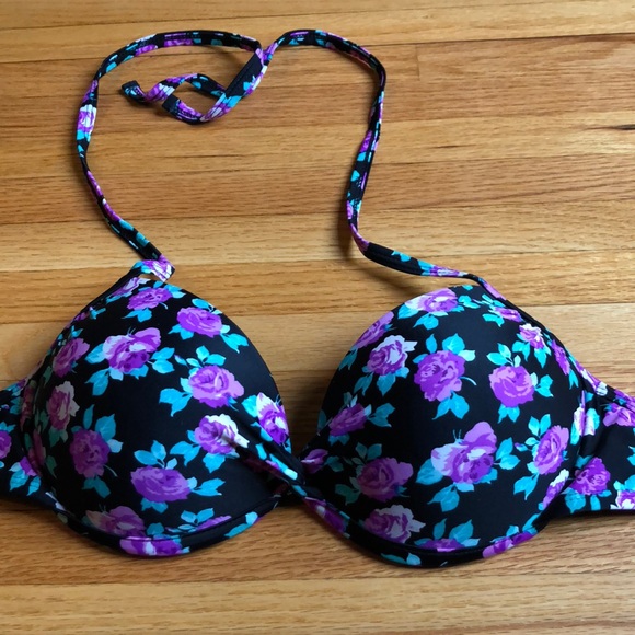 Bikini - Picture 2 of 3